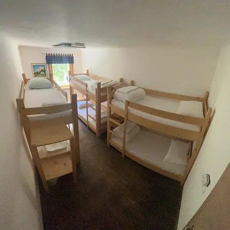 Mountain Hut Dom Pod Storzicem *