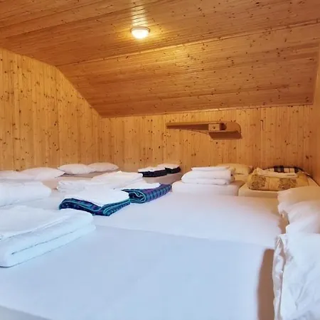 אכסניה Mountain Hut Dom Pod Storzicem *