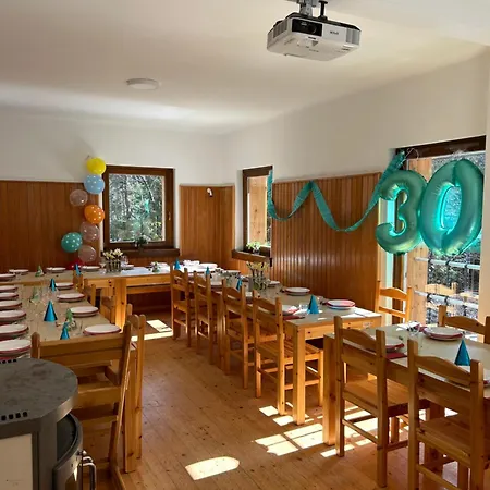 Mountain Hut Dom Pod Storzicem אכסניה *