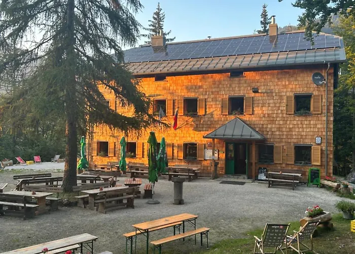 Mountain Hut Dom Pod Storzicem Tržič