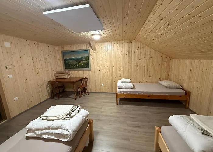 Mountain Hut Dom Pod Storzicem Lodge Trzic